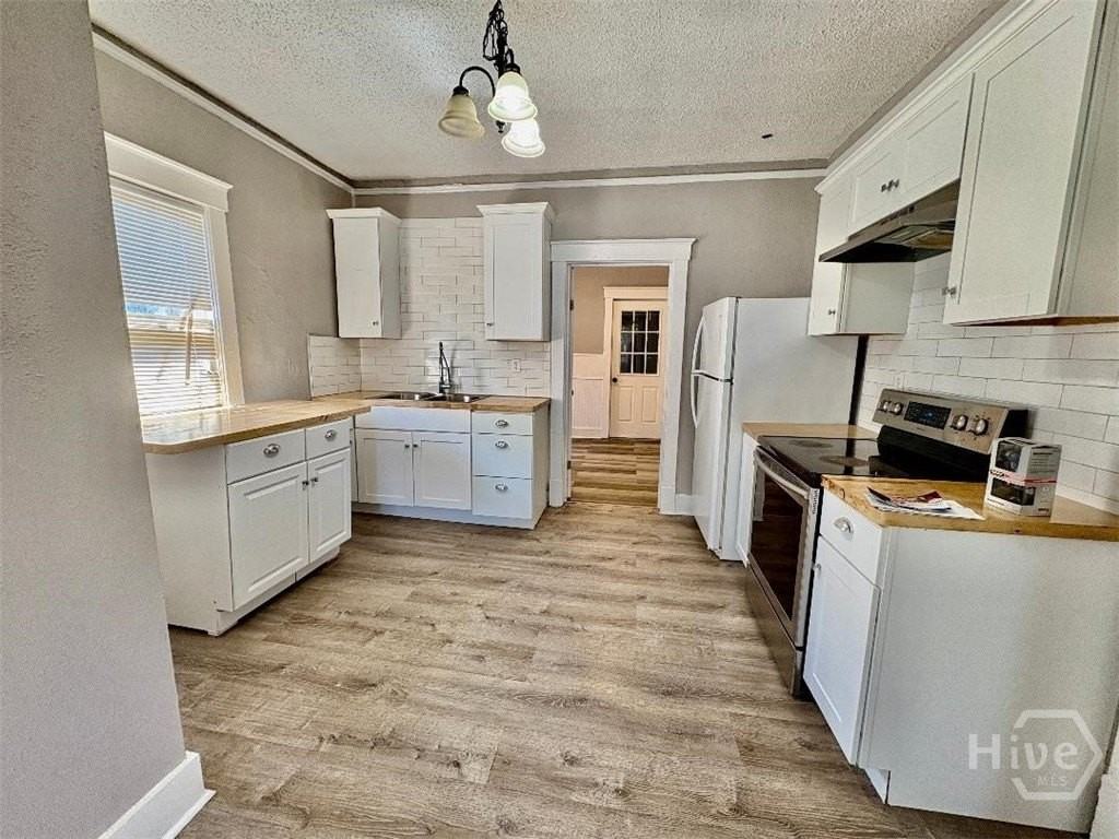 921 W 46th St - Photo 5 of 11