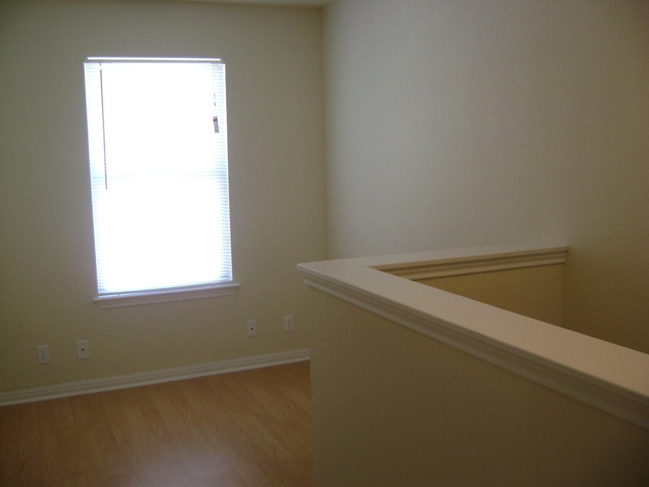 2507 Oak Ln - Photo 4 of 6
