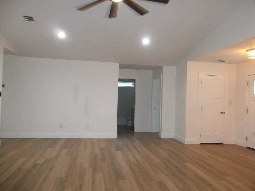 240 Pin Oak Way - Photo 4 of 12