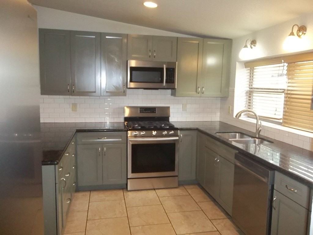 210 Loma Vista Dr - Photo 2 of 19
