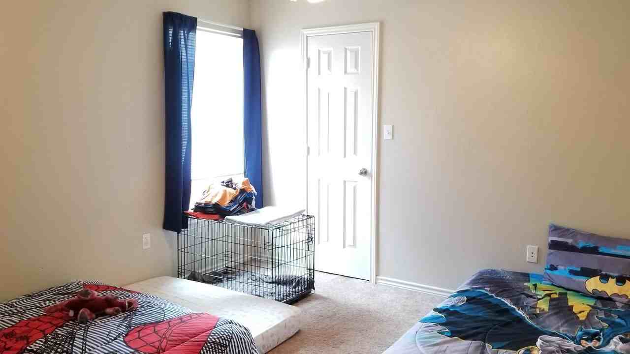 910 N Bangor Ave #B - Photo 6 of 9