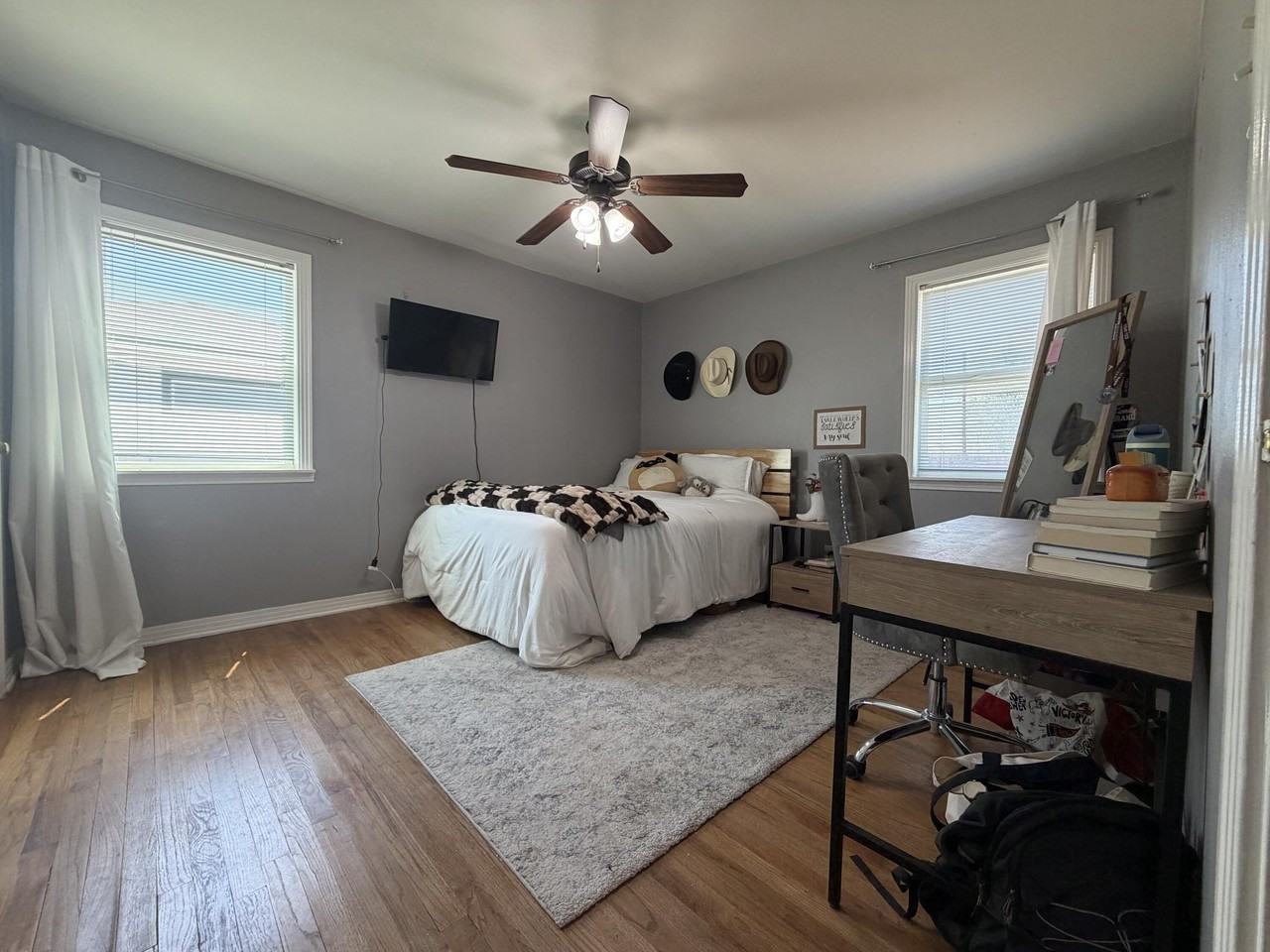 4407 37th St - Photo 6 of 17