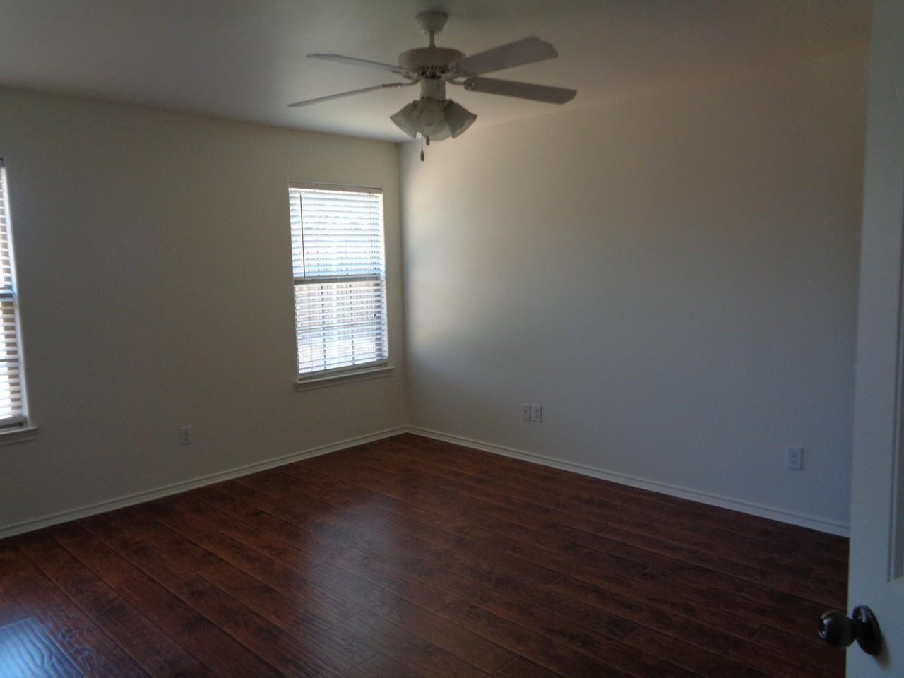 6926 96th St - Photo 5 of 7