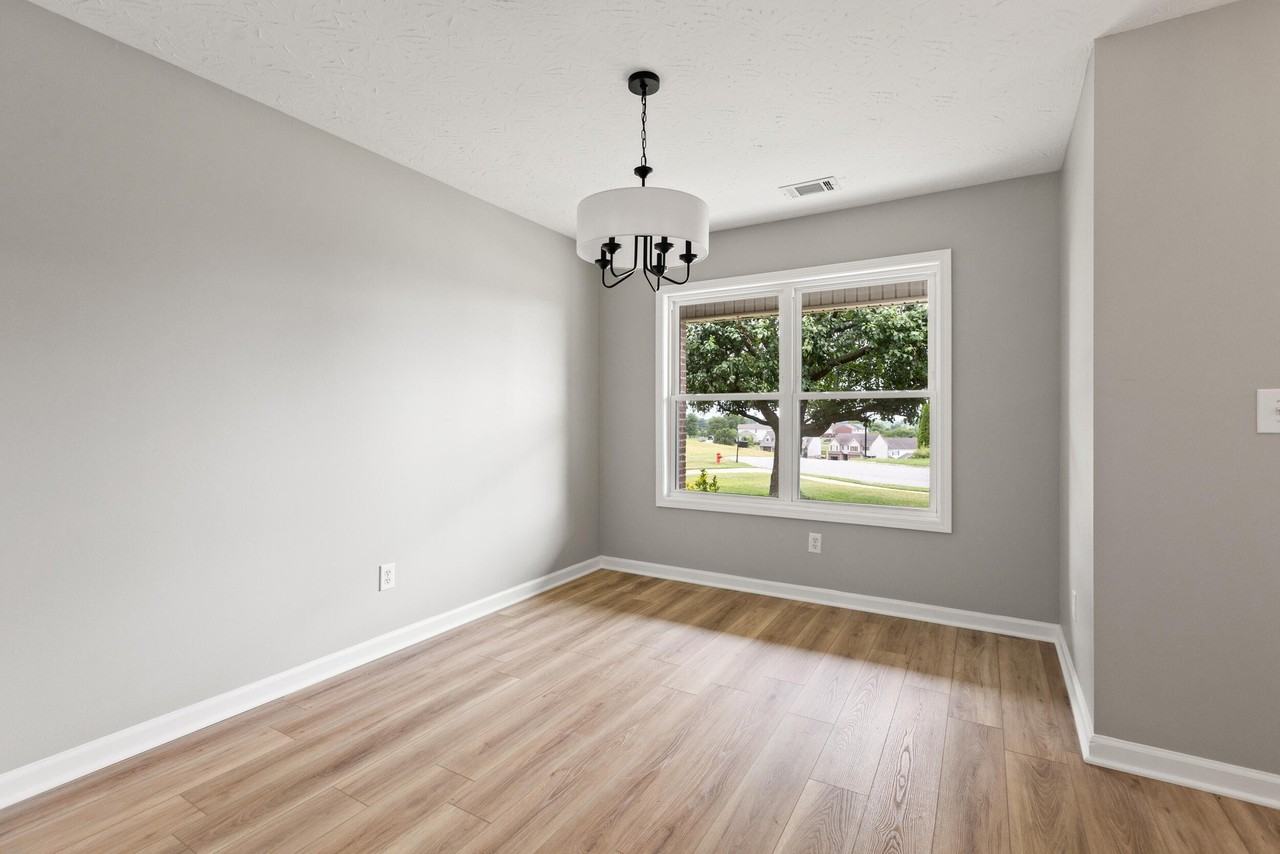 105 Bay Hill Dr - Photo 2 of 18