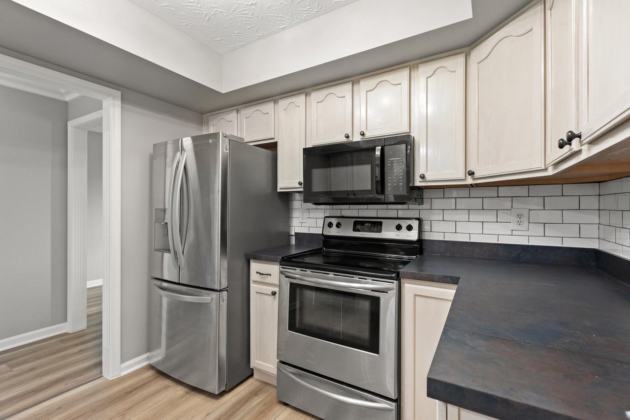 105 Bay Hill Dr - Photo 5 of 18