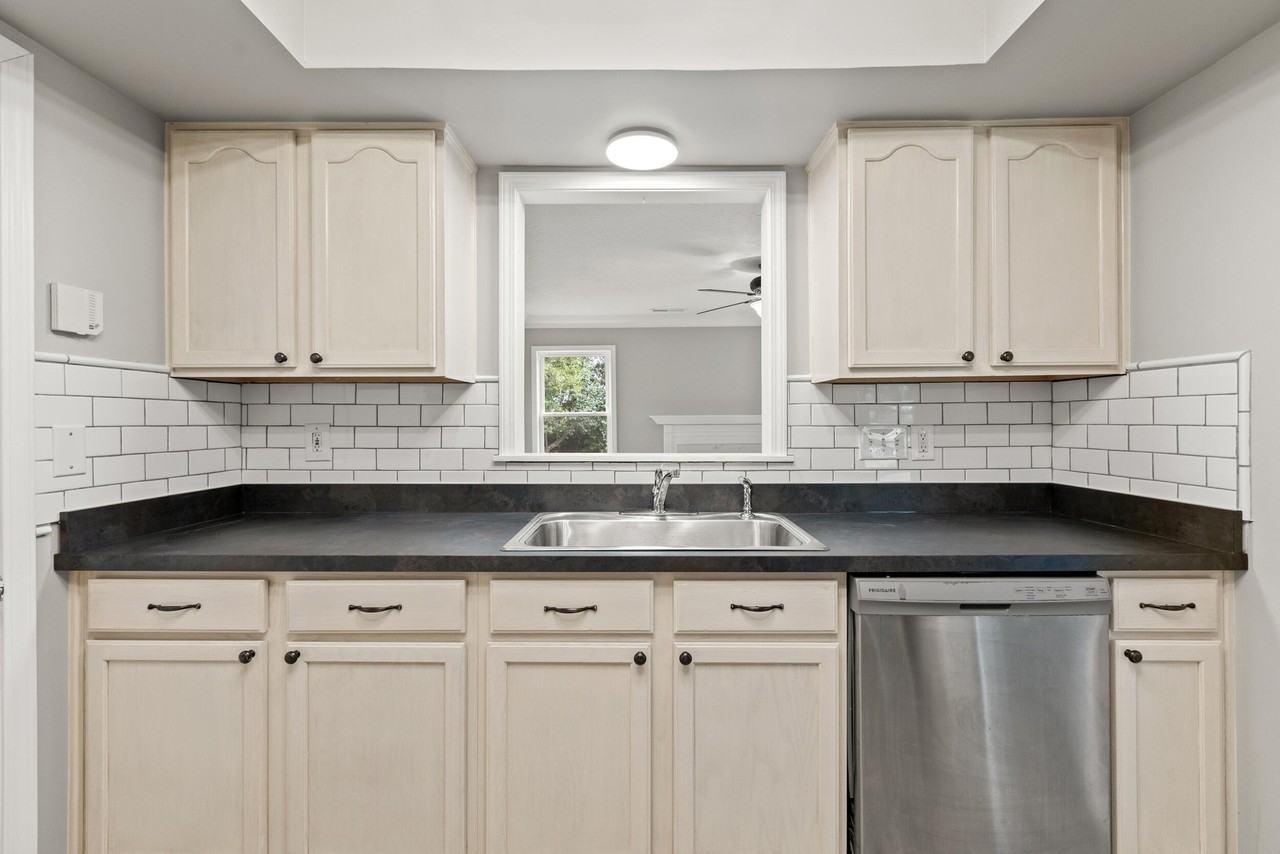 105 Bay Hill Dr - Photo 6 of 18