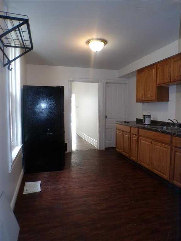 111 Ridge Ave - Photo 5 of 15