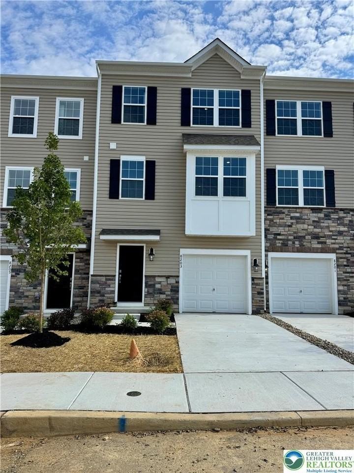 8203 Alexander Ct - Photo 2 of 22