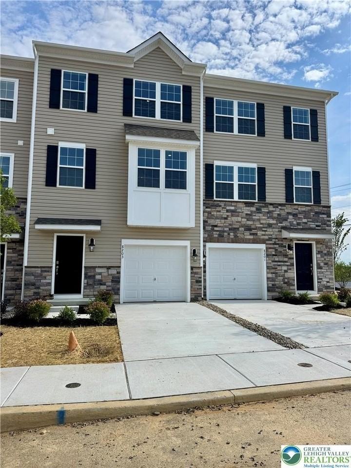 8203 Alexander Ct - Photo 3 of 22