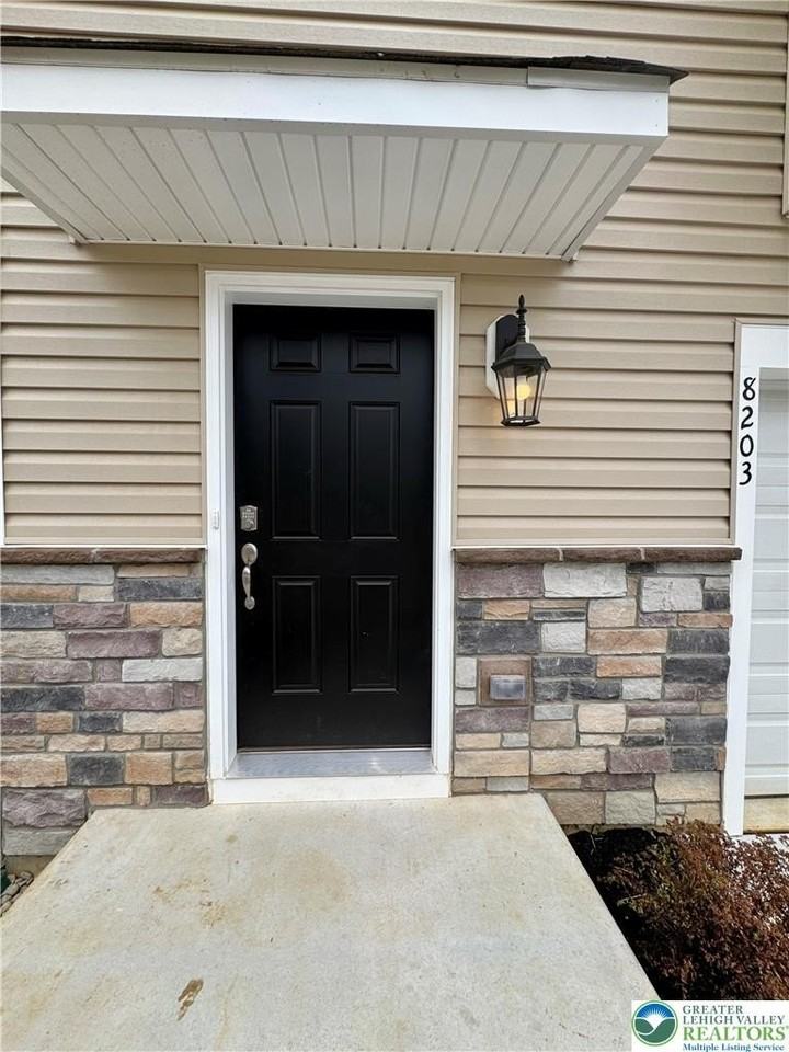 8203 Alexander Ct - Photo 4 of 22