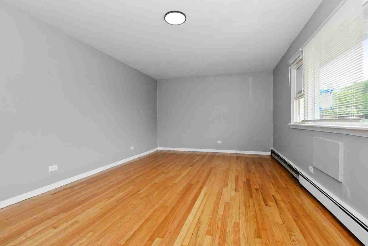 6107 S Racine Ave - Photo 5 of 5