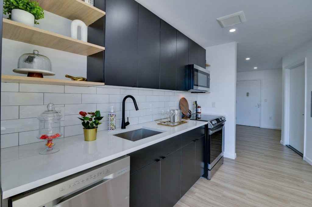 556 Market St #1CA - Photo 6 of 8