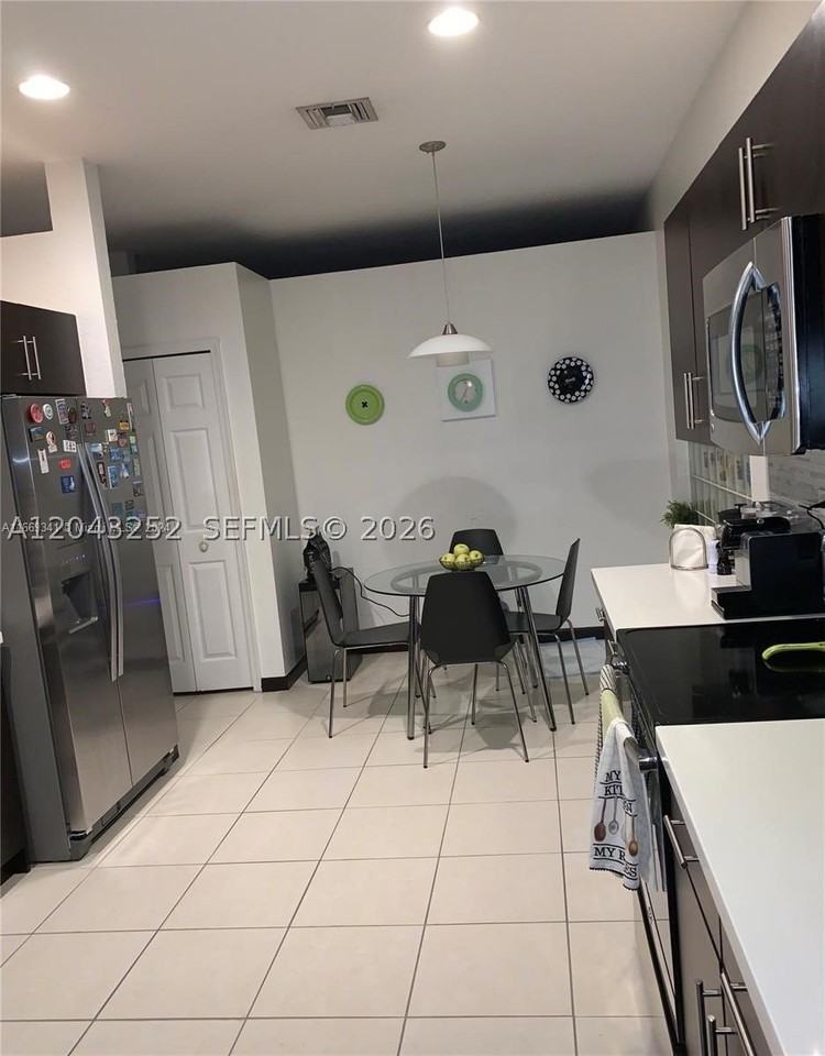 4729 Nw 120th Dr #4729 - Photo 3 of 11
