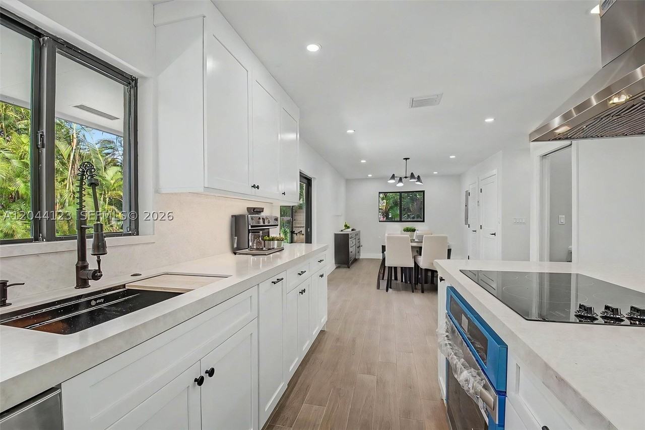 17050 Sw 83rd Ave - Photo 6 of 23