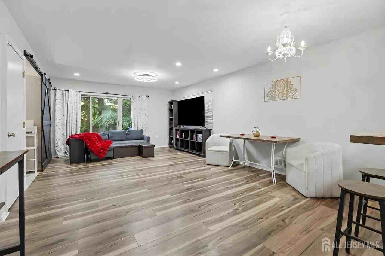 23 Morgan Pl - Photo 6 of 37