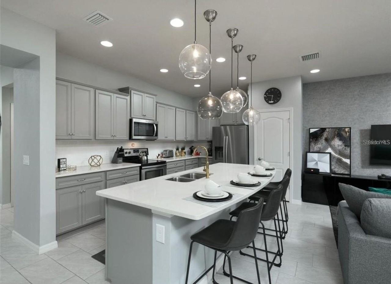 8831 Geneve Ct - Photo 3 of 45