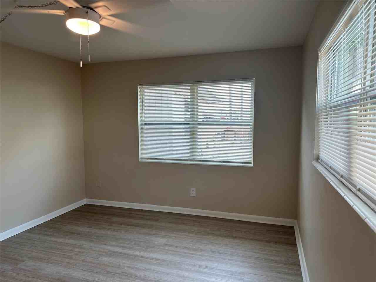 334 33rd Ave N - Photo 3 of 8