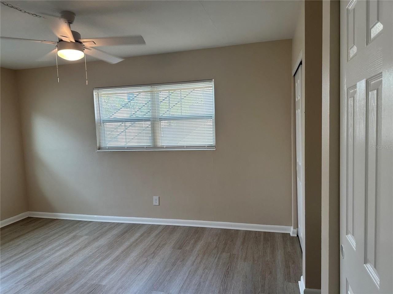 334 33rd Ave N - Photo 4 of 8