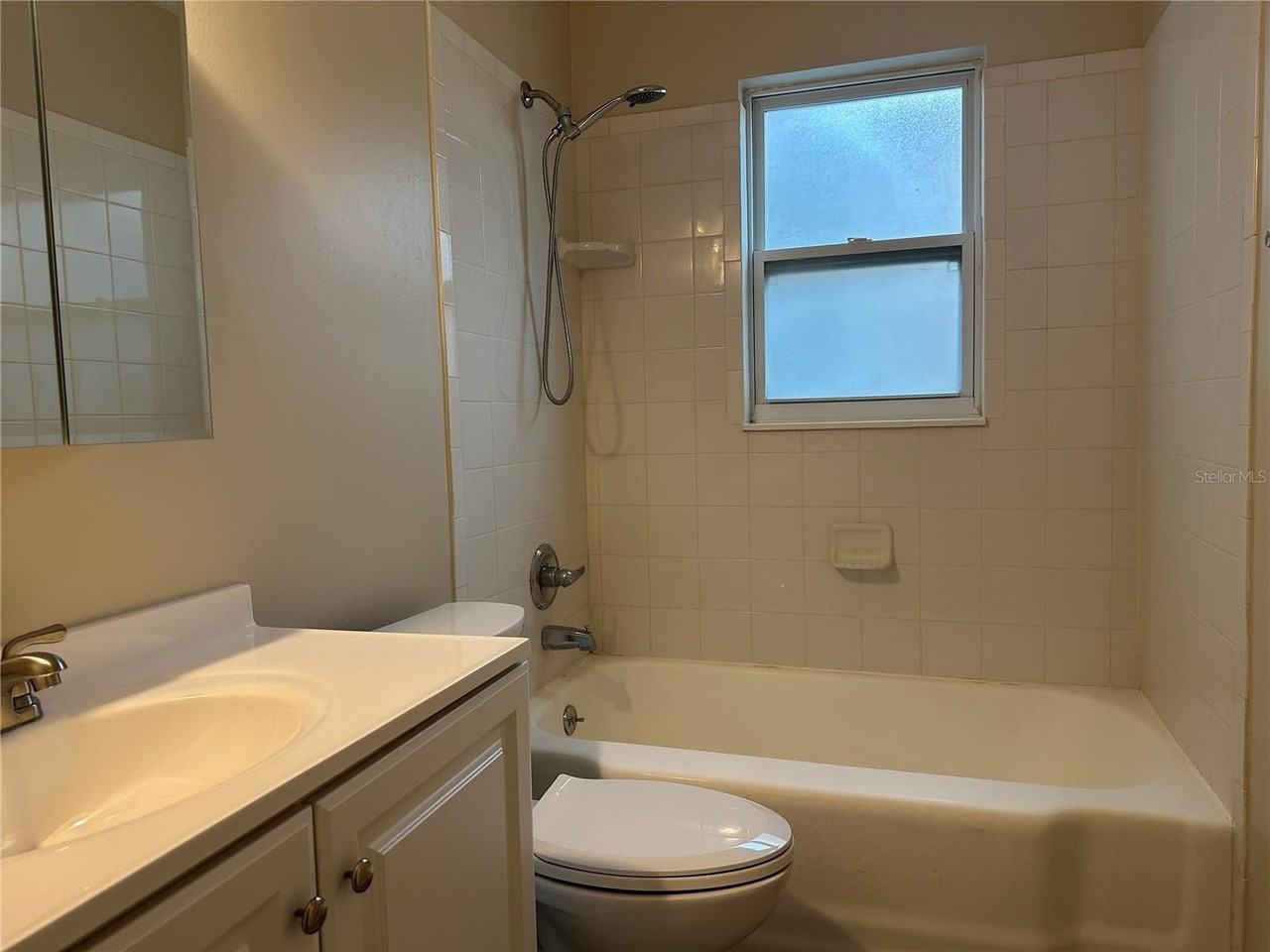 334 33rd Ave N - Photo 5 of 8