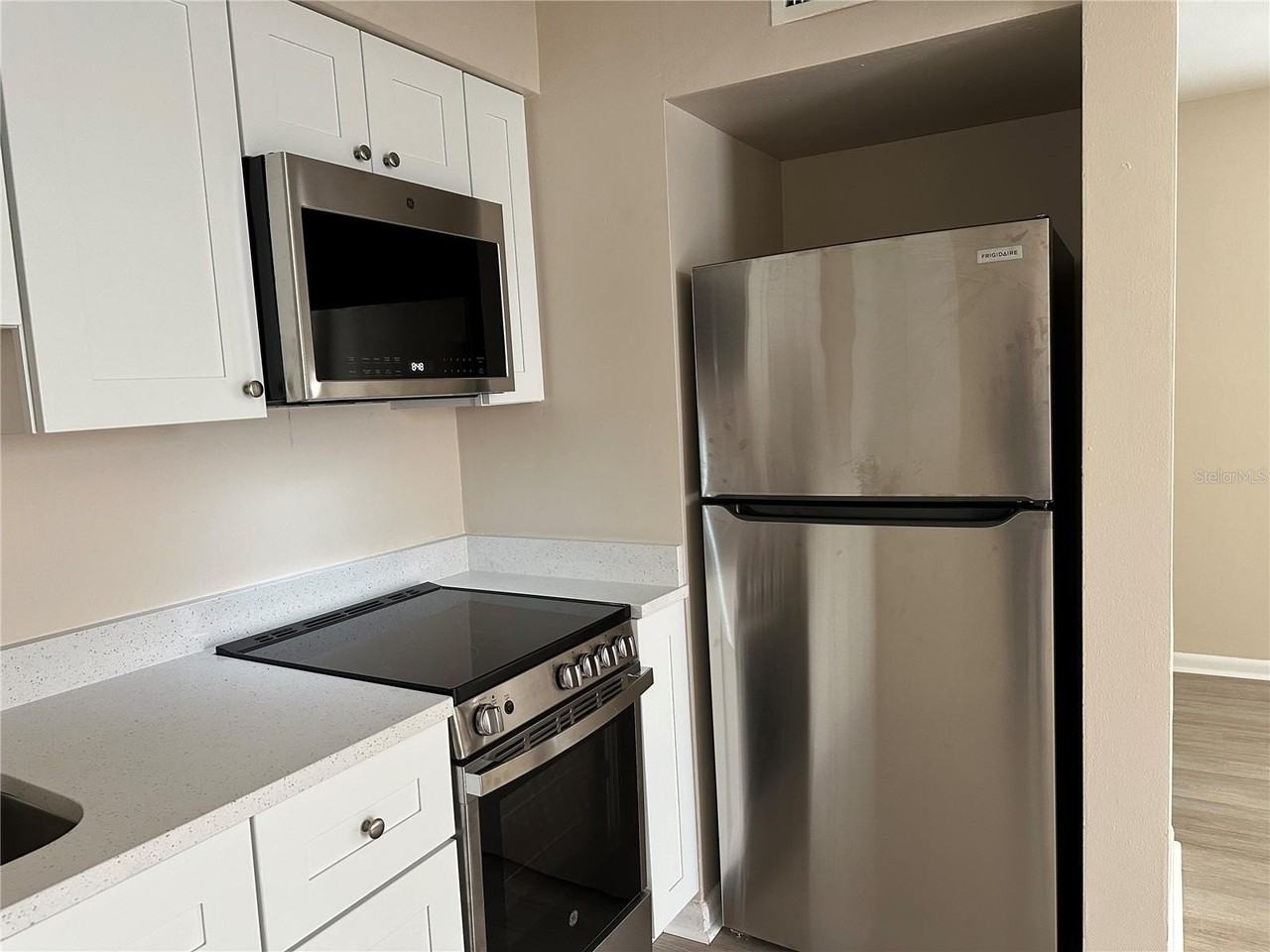 334 33rd Ave N - Photo 7 of 8