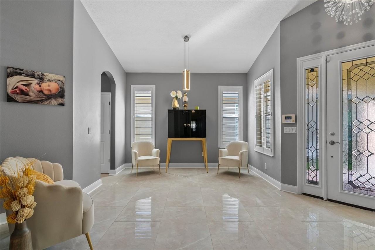 10602 Rochester Way - Photo 4 of 31