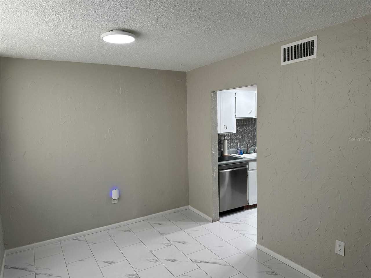 2623 Seville Blvd #202 - Photo 3 of 18