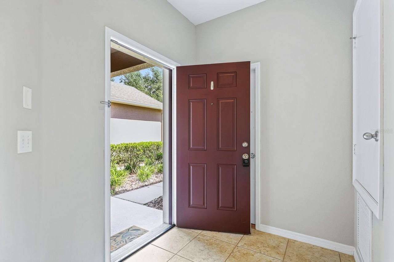 5221 Bannister Park Ln - Photo 5 of 33