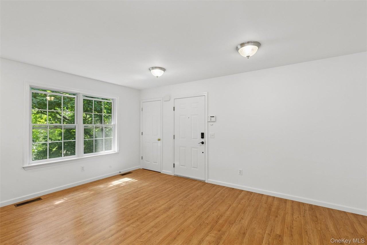 415 1st St - Photo 3 of 19