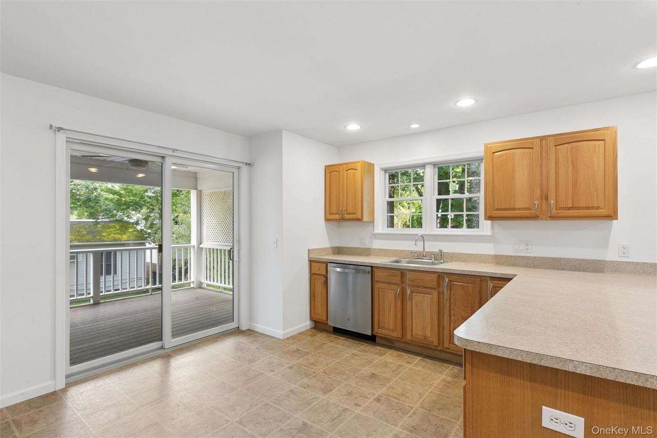 415 1st St - Photo 6 of 19