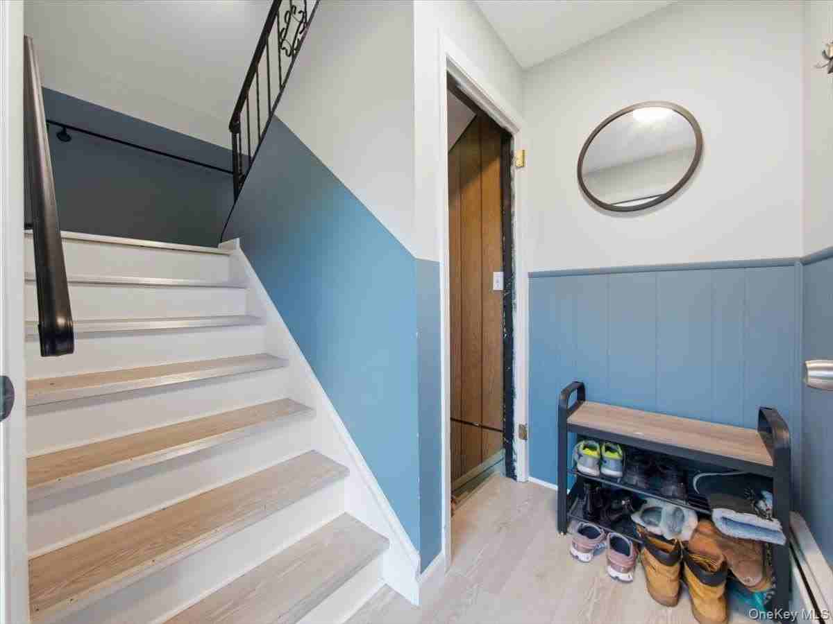 784 Brookridge Dr - Photo 2 of 27