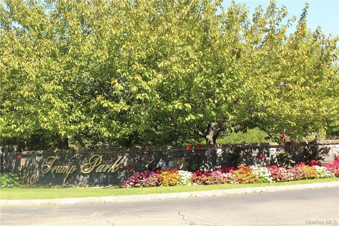 405 Trump Park - Photo 2 of 32