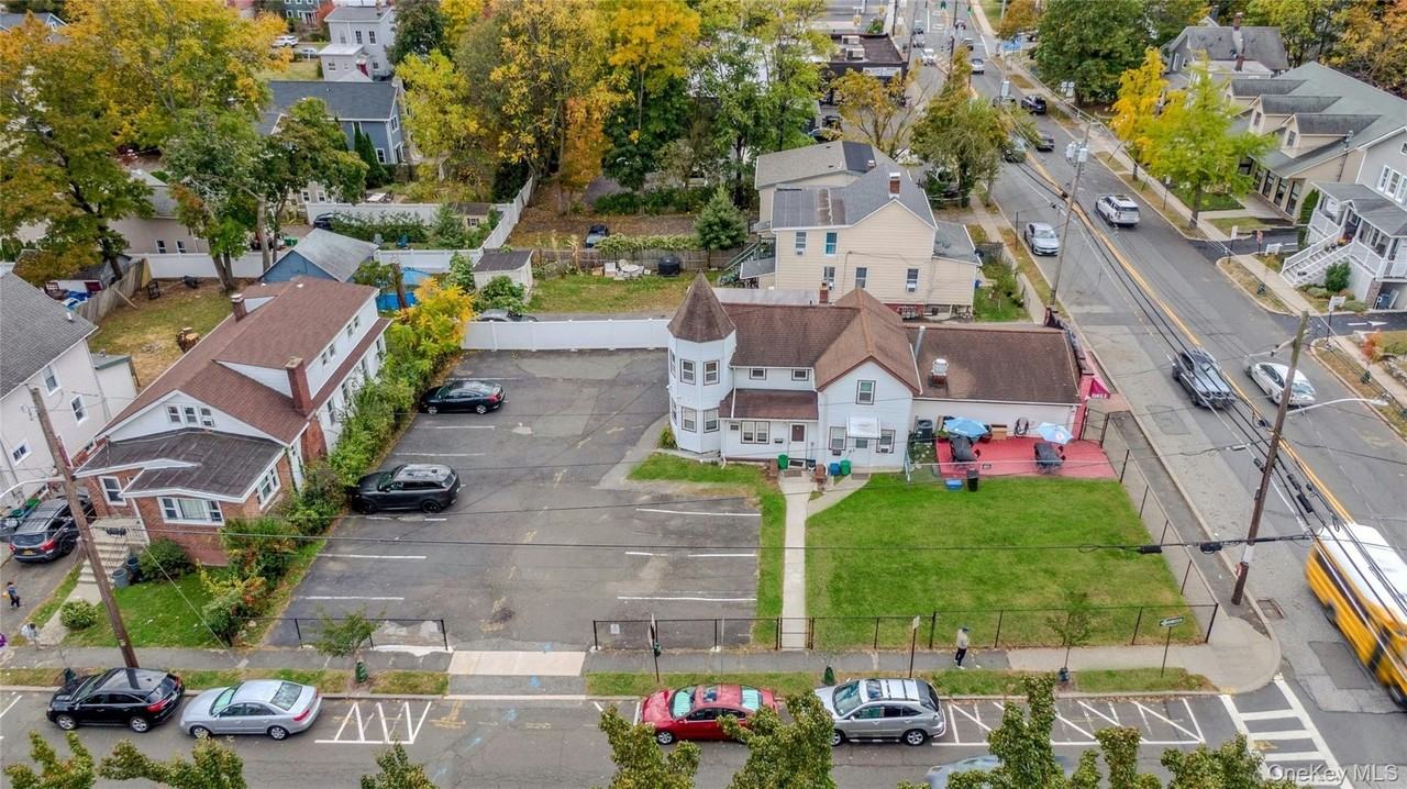 169 Sickles Ave - Photo 3 of 20