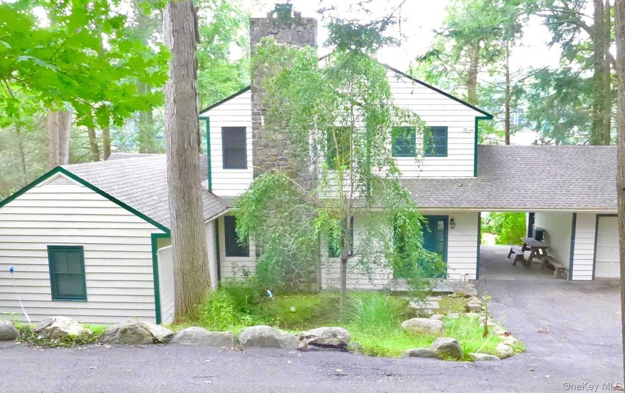56 Twin Lakes Rd - Photo 3 of 4