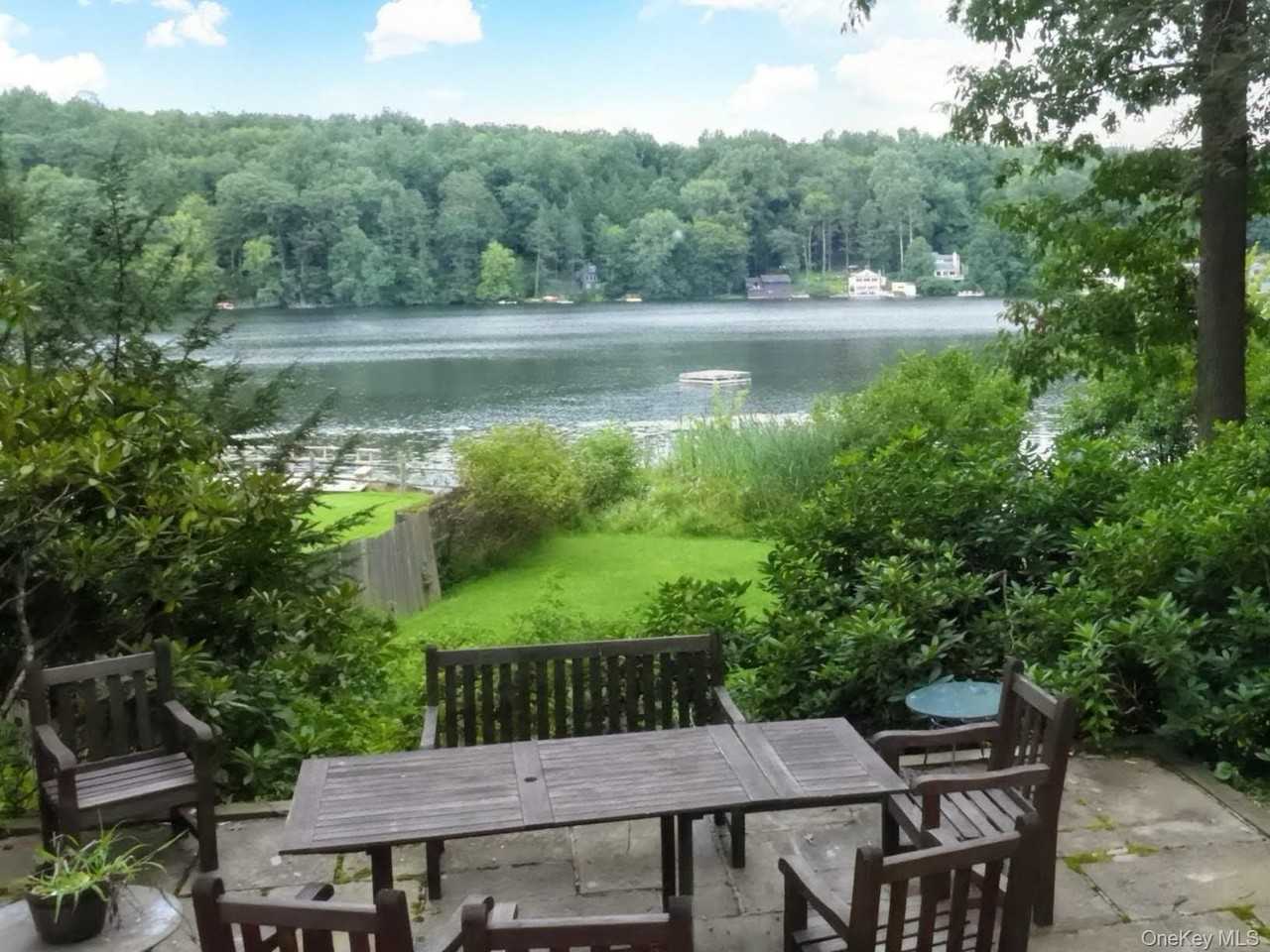 56 Twin Lakes Rd - Photo 4 of 4