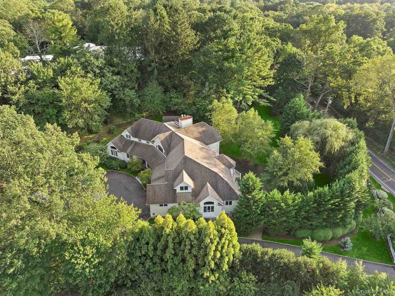 144 Round Swamp Rd - Photo 2 of 39