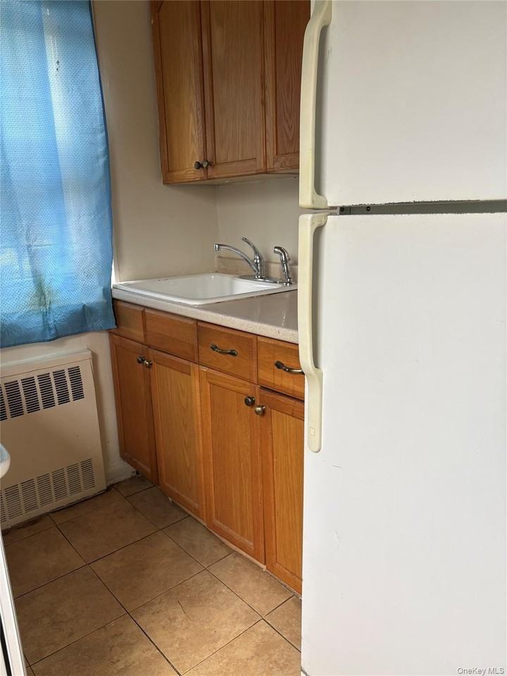 6927 215th St - Photo 6 of 8