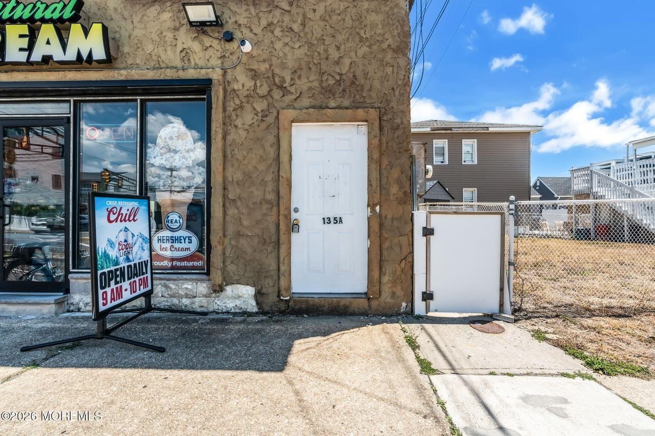 135 Hamilton Ave #A - Photo 2 of 21