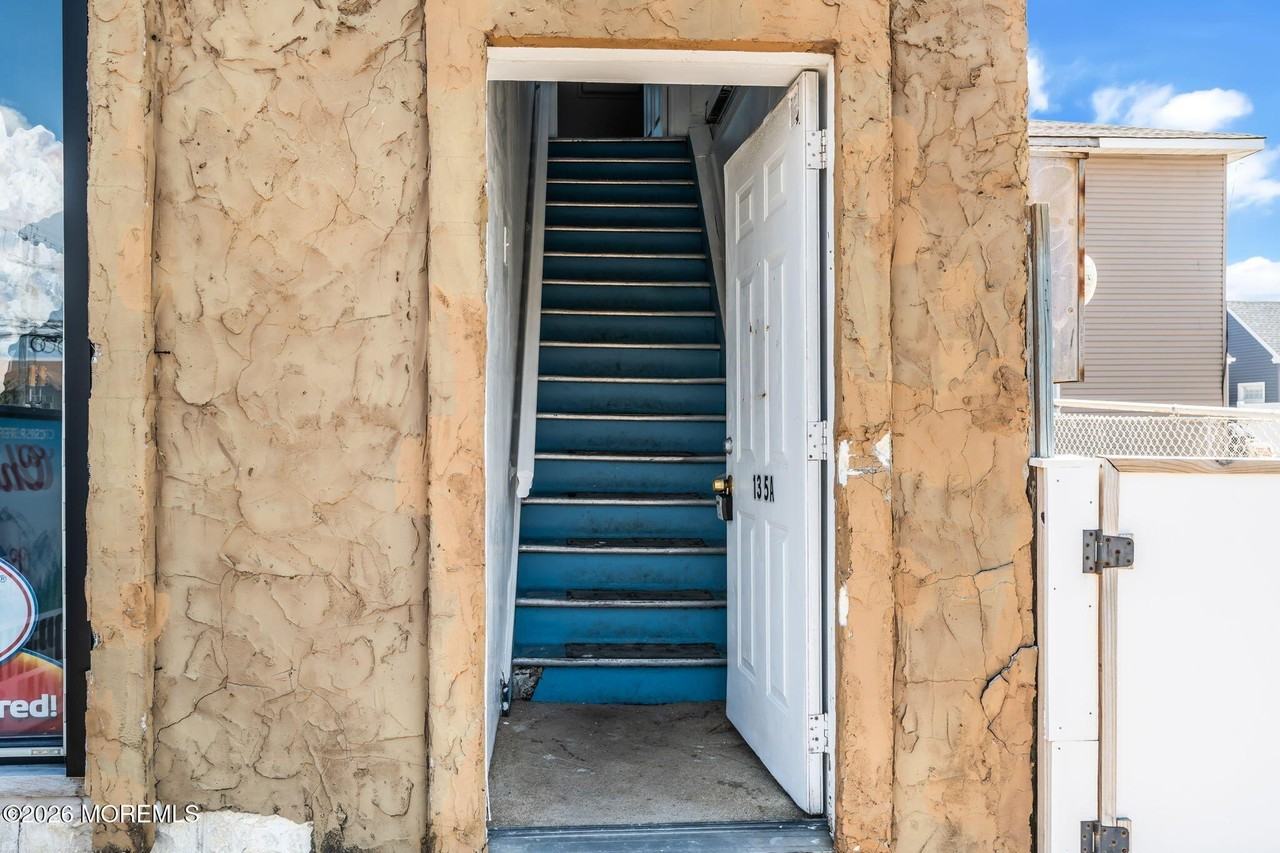 135 Hamilton Ave #A - Photo 3 of 21