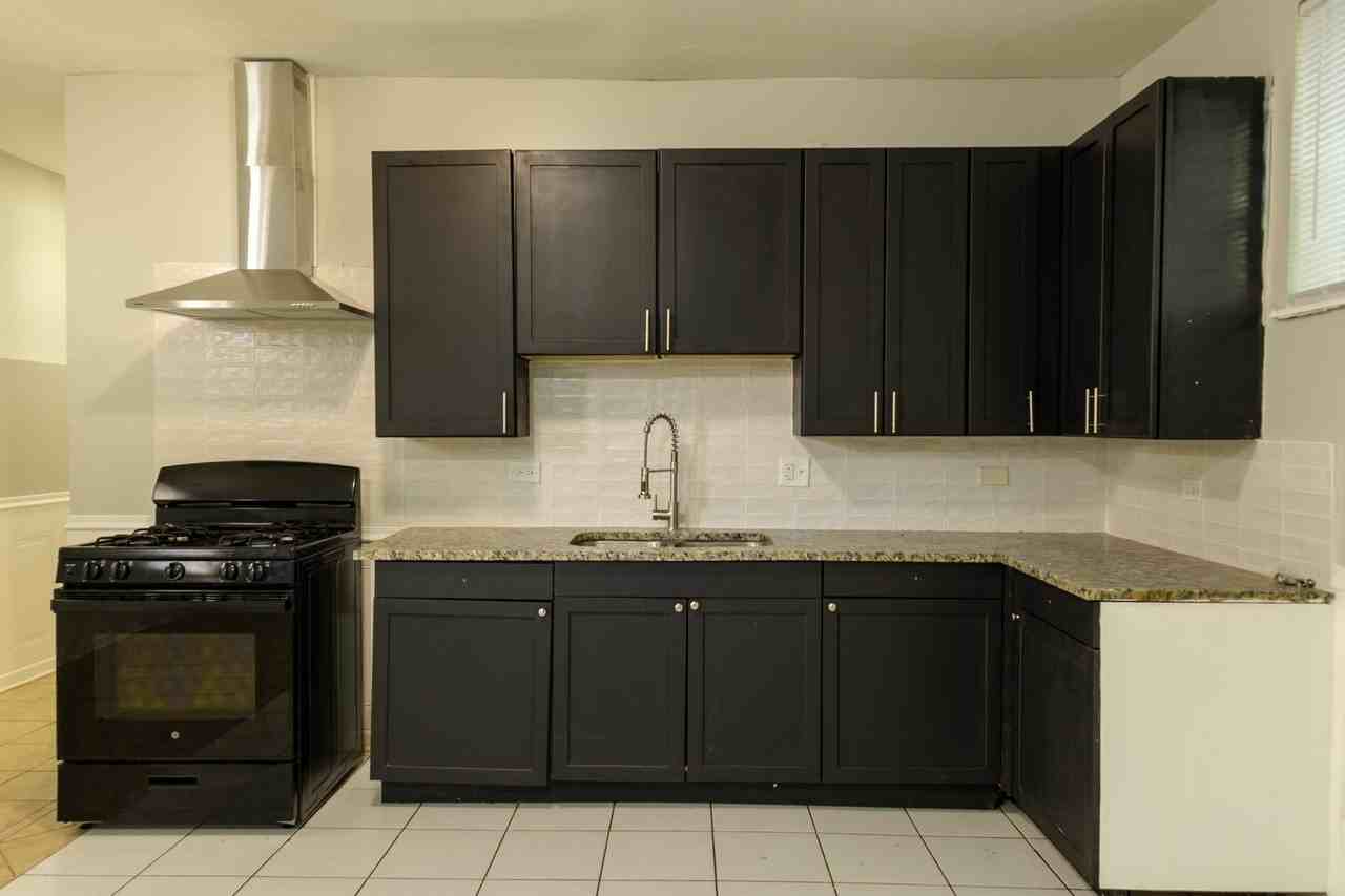 6667 S Michigan Ave #1 - Photo 3 of 13