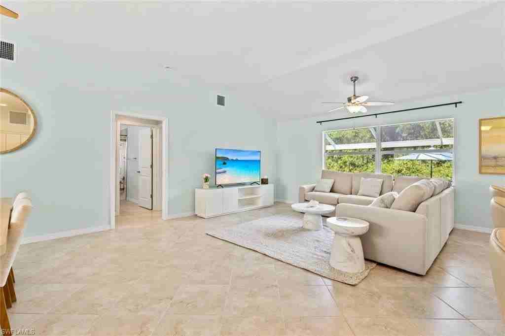 11693 Oakland Dr - Photo 6 of 38