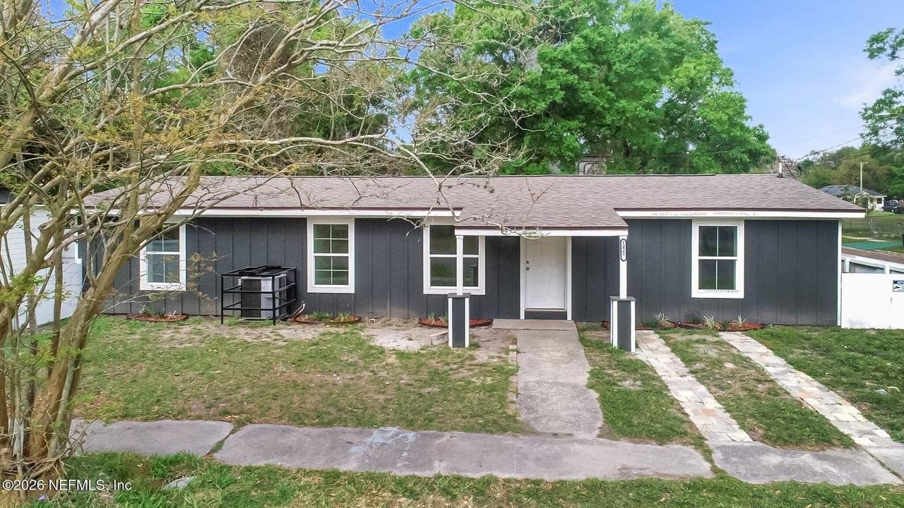 1422 Stafford St - Photo 3 of 8