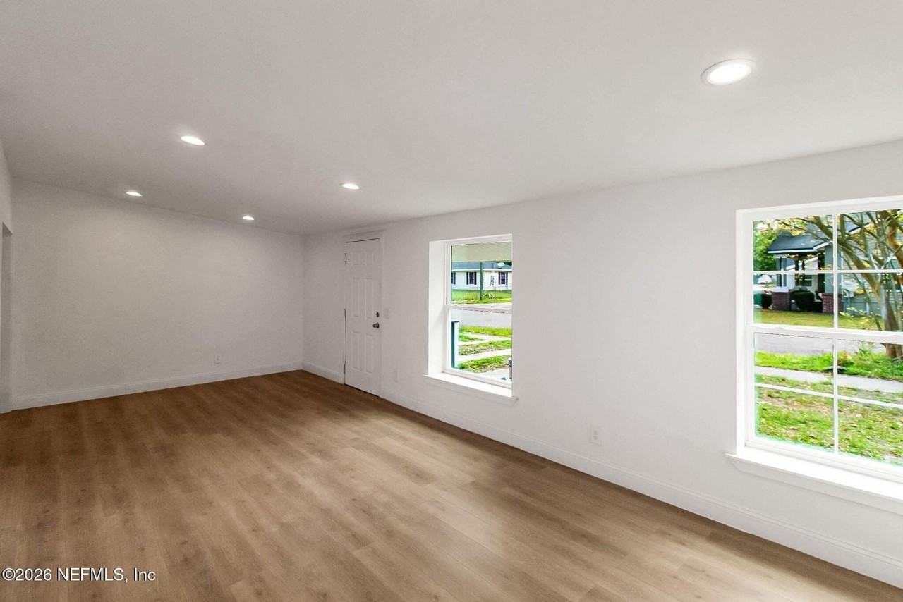 1422 Stafford St - Photo 6 of 8