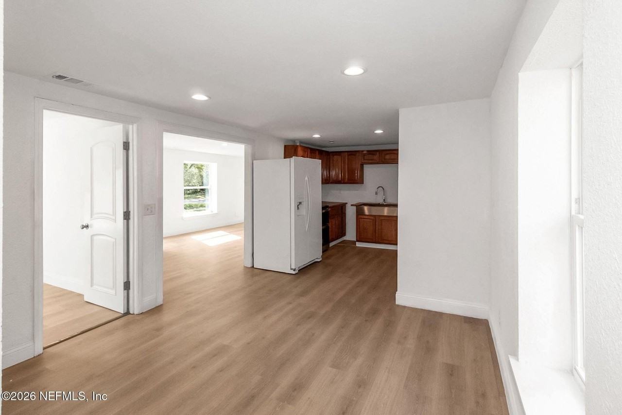 1422 Stafford St - Photo 7 of 8