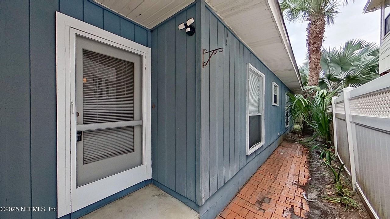 1615 Seminole Rd - Photo 2 of 23