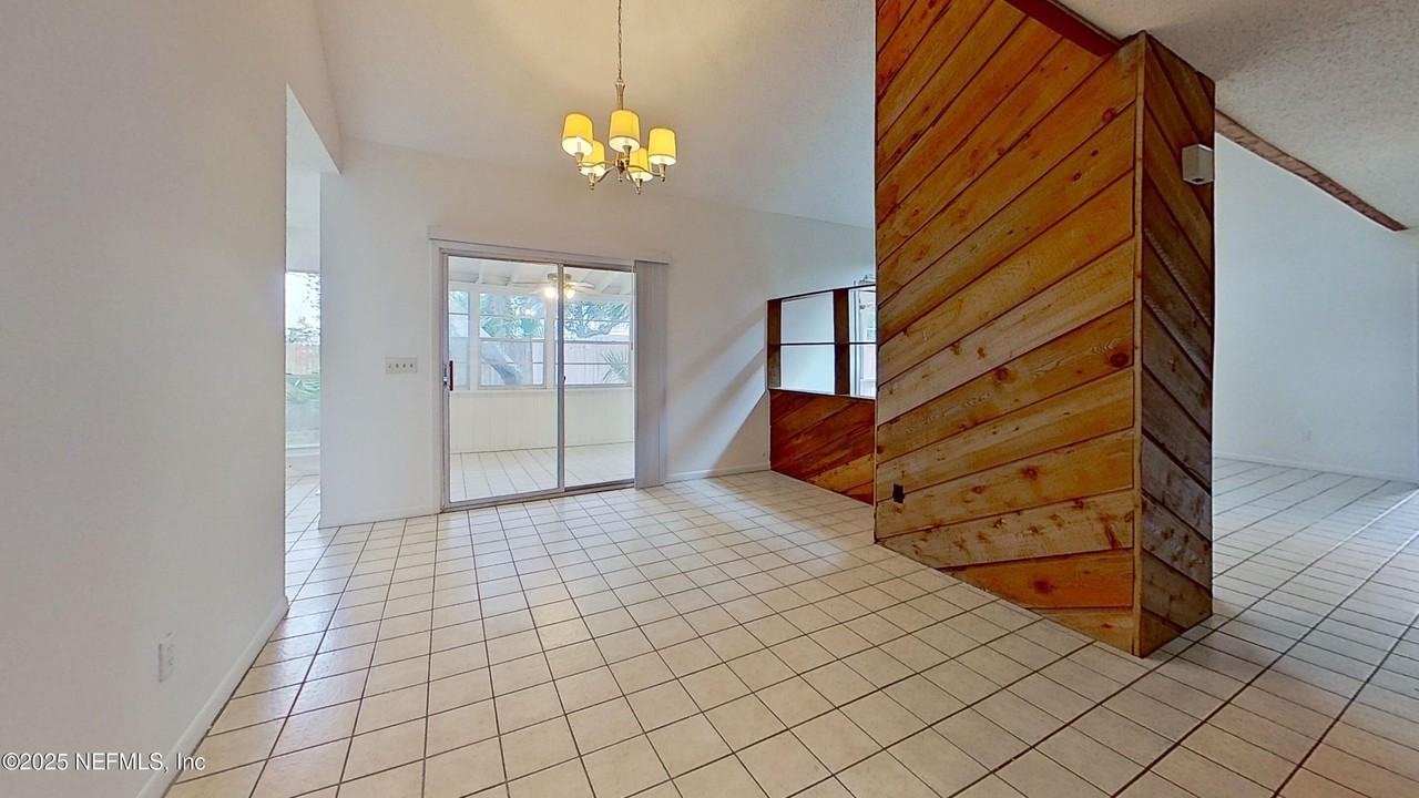 1615 Seminole Rd - Photo 6 of 23