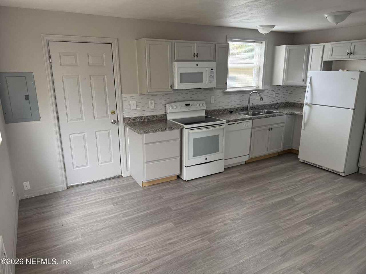 5659 Ansley St - Photo 4 of 14