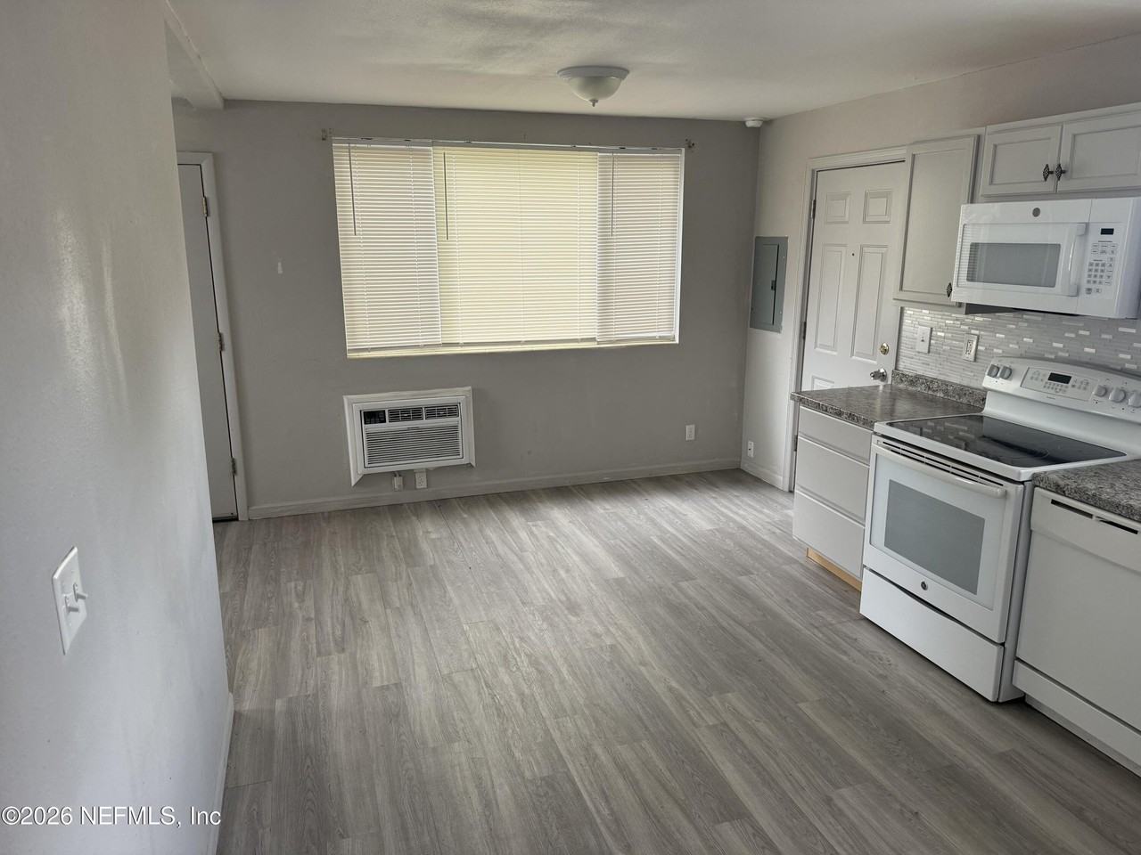 5659 Ansley St - Photo 5 of 14
