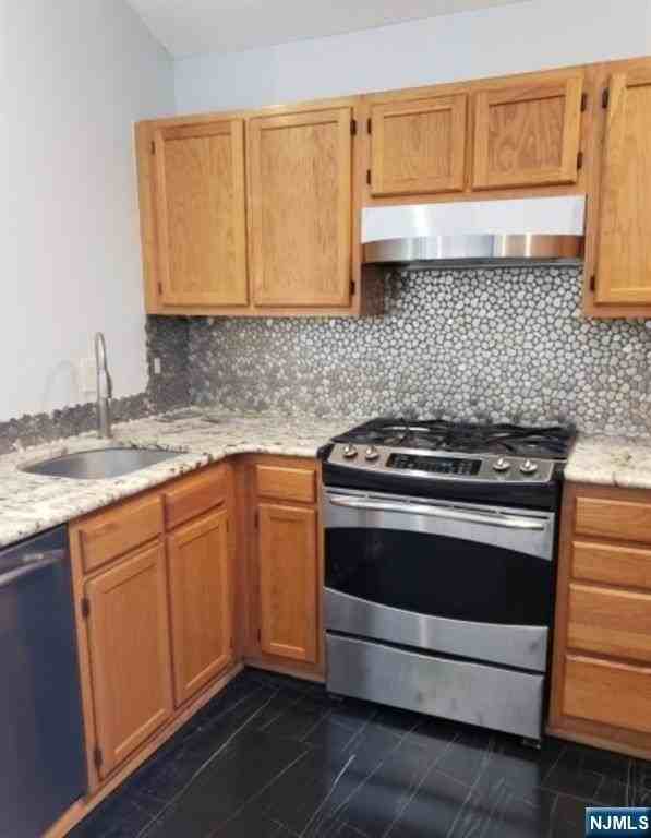 511 Chatfield Dr - Photo 6 of 22