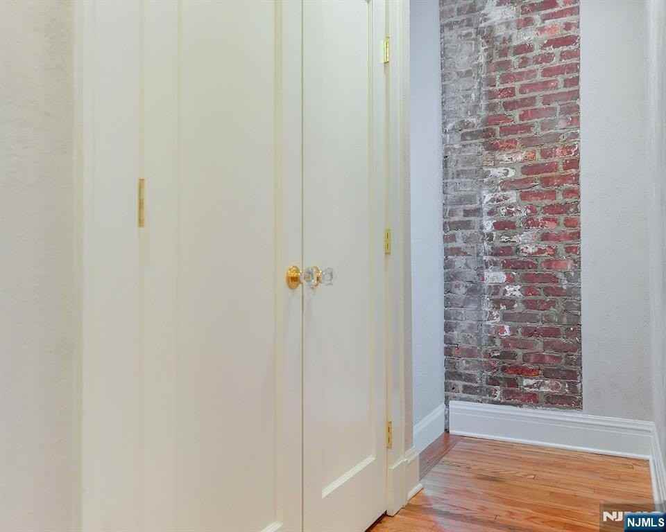 1 Laurel Pl - Photo 3 of 24