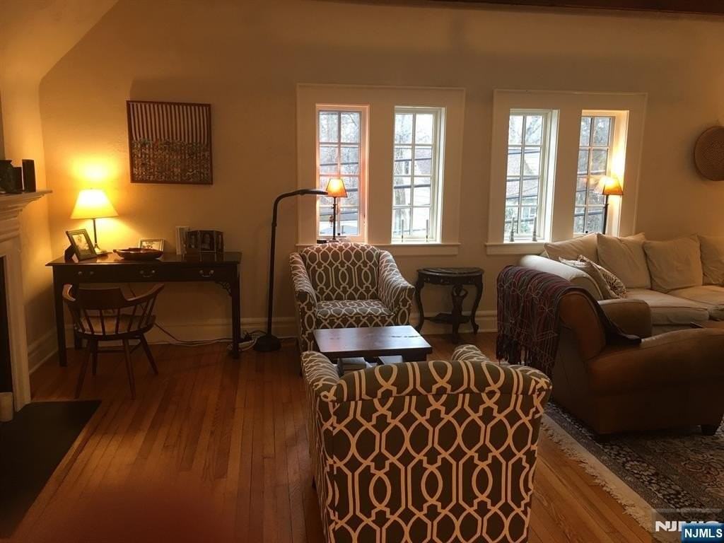 1 Laurel Pl - Photo 5 of 24